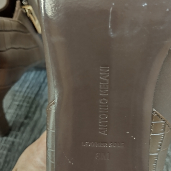 Antonio Melanie Brown leather bootie 3" heel. EUC. Side zipper 8 medium - Picture 8 of 14